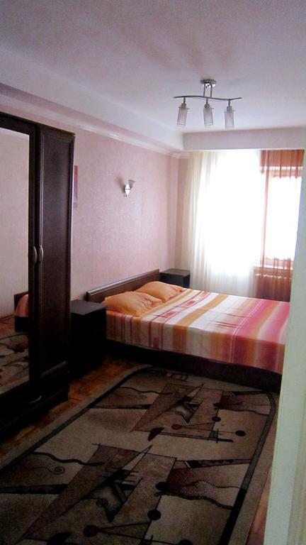 Apartment On Maliy Rinok Zaporizhia Esterno foto